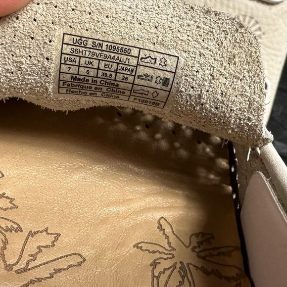 UGG Men’s Bel-Air Venetian Perf Driving Loafers size 7 - Picture 8 of 10